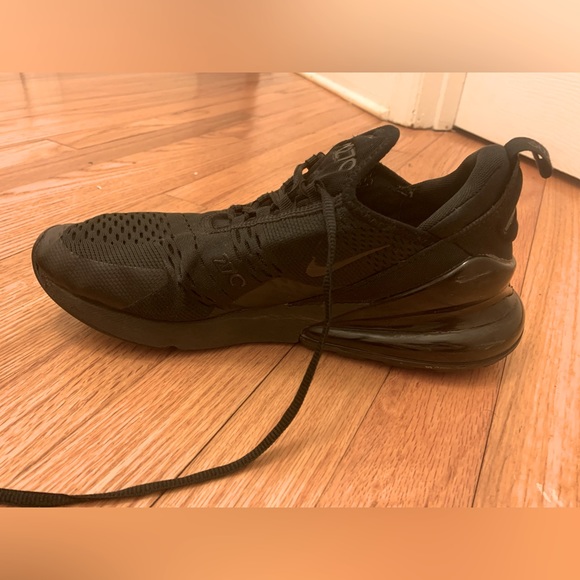 Nike Air Max 270 - Picture 2 of 6